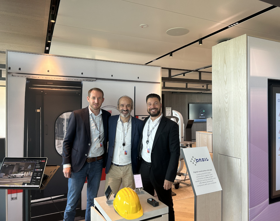 Mitarbeiter der ORBIS im Microsoft Experience Center in München ORBIS im Microsoft Experience Center in München