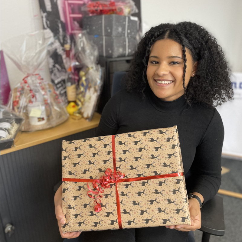 Elsa bei der vorweihnachtlichen Adventskalenderziehung in der ORBIS Adventskalenderziehung in der ORBIS