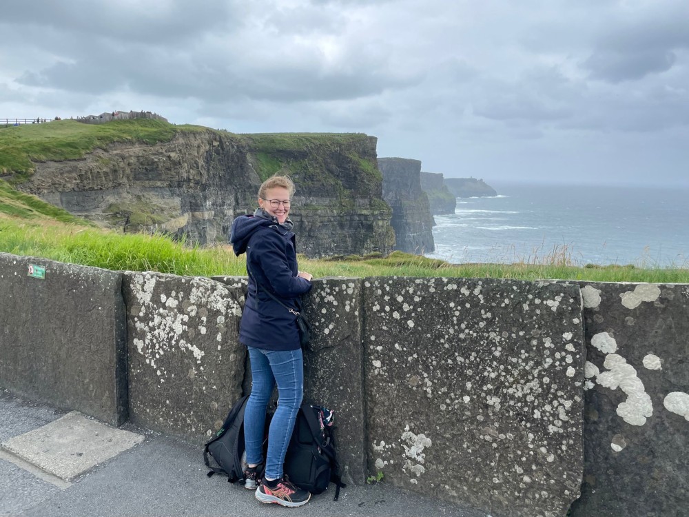 Unser Azubi Anna an den Cliffs of Moher Azubi Anna an Cliffs of Moher