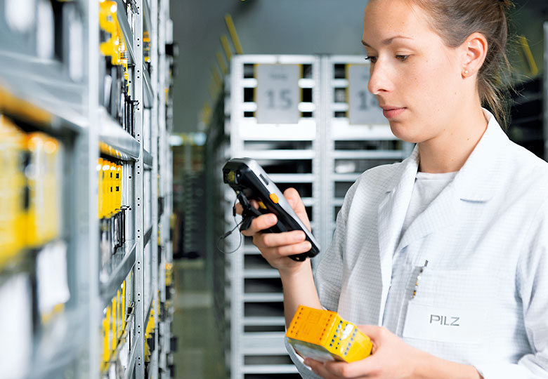 Arbeiterin Pilz GmbH Arbeiterin Pilz GmbH