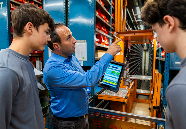 VOLLMER nutzt das ORBIS MES an einer Maschine zur automatischen Erfassung von Betriebsdaten (BDE) ORBIS MES an einer Maschine zur automatischen Erfassung von Betriebsdaten (BDE) bei Vollmer