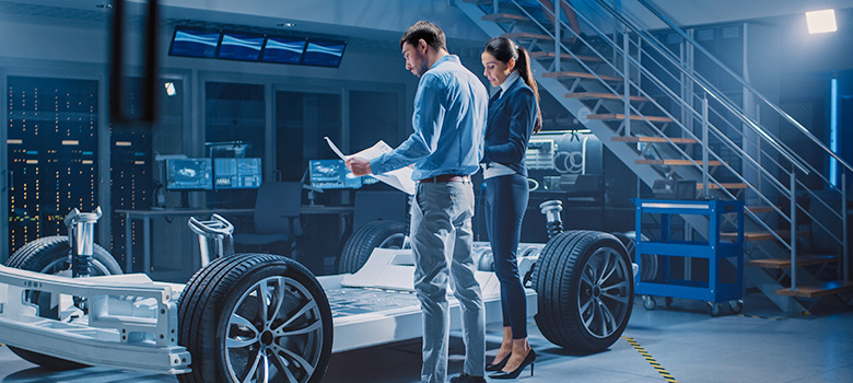 Die Herausforderung in der Automobilbranche Cockpit eines futuristischen autonomen Autos