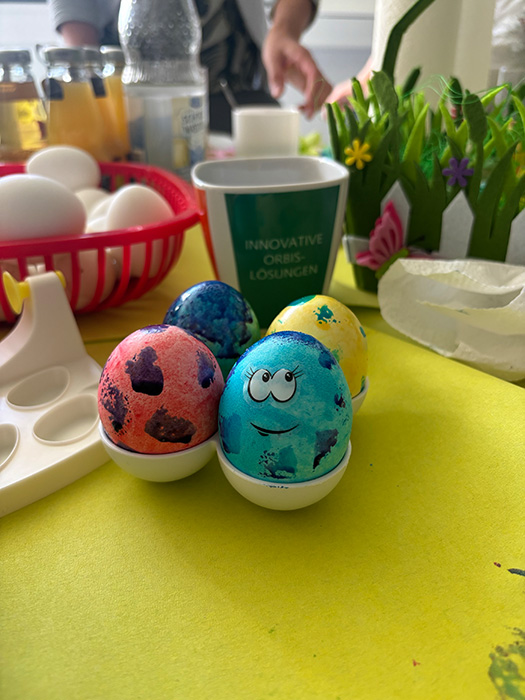 Ostereierfärben im ORBIS Headquarter