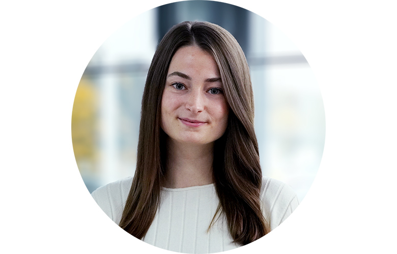 Paulina, Intern Paulina, Intern